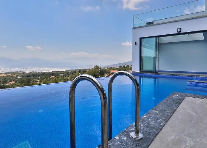 Uezuemlue 3 Bedroom Secluded With Private Pool Hot Tub *