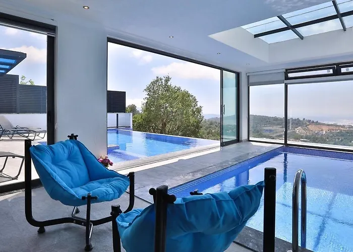 Uezuemlue 3 Bedroom Secluded With Private Pool Hot Tub