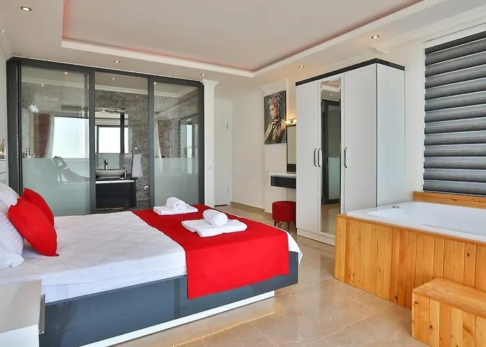 Villa Uezuemlue 3 Bedroom Secluded With Private Pool Hot Tub