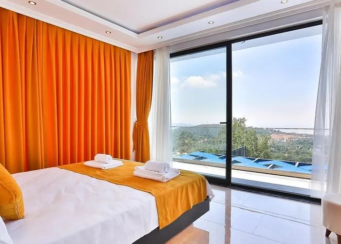 Villa Uezuemlue 3 Bedroom Secluded With Private Pool Hot Tub *