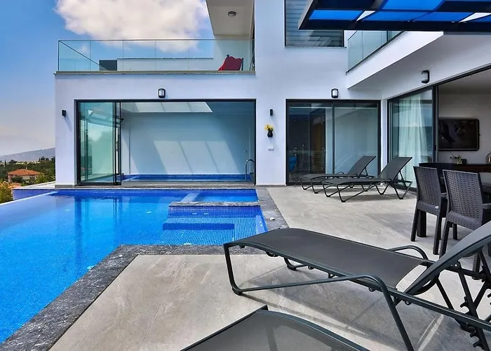 Uezuemlue 3 Bedroom Secluded With Private Pool Hot Tub * Kalkan