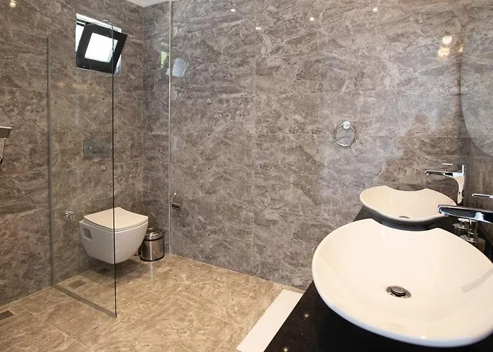 Uezuemlue 3 Bedroom Secluded With Private Pool Hot Tub * Kalkan