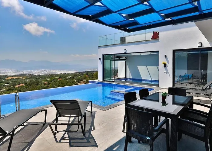 Villa Uezuemlue 3 Bedroom Secluded With Private Pool Hot Tub