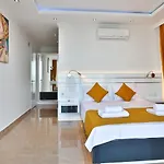 Willa Uezuemlue 3 Bedroom Secluded With Private Pool Hot Tub Kalkan