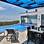 Willa Uezuemlue 3 Bedroom Secluded With Private Pool Hot Tub