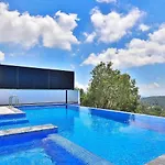 Willa Uezuemlue 3 Bedroom Secluded With Private Pool Hot Tub Kalkan