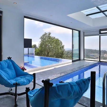 Uezuemlue 3 Bedroom Secluded With Private Pool Hot Tub