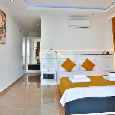 Villa Uezuemlue 3 Bedroom Secluded With Private Pool Hot Tub Kalkan