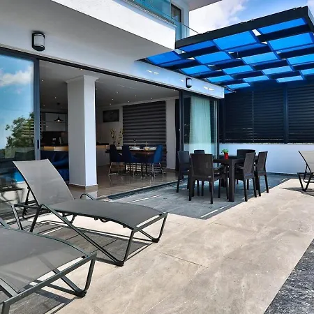 Villa Uezuemlue 3 Bedroom Secluded With Private Pool Hot Tub Kalkan