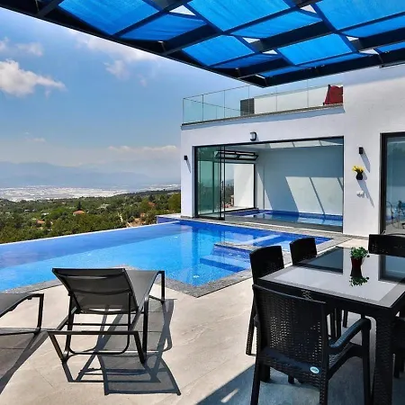 Villa Uezuemlue 3 Bedroom Secluded With Private Pool Hot Tub