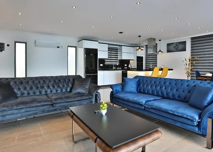 Вилла Uezuemlue 3 Bedroom Secluded With Private Pool Hot Tub *
