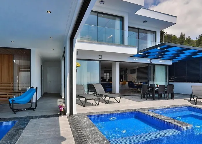 Вилла Uezuemlue 3 Bedroom Secluded With Private Pool Hot Tub Калкан