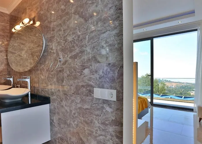 Uezuemlue 3 Bedroom Secluded With Private Pool Hot Tub Вилла *