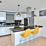 فيلة Uezuemlue 3 Bedroom Secluded With Private Pool Hot Tub كالكان