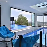 Uezuemlue 3 Bedroom Secluded With Private Pool Hot Tub