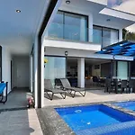 فيلة Uezuemlue 3 Bedroom Secluded With Private Pool Hot Tub كالكان