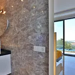 Uezuemlue 3 Bedroom Secluded With Private Pool Hot Tub فيلة *