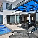 فيلة Uezuemlue 3 Bedroom Secluded With Private Pool Hot Tub *