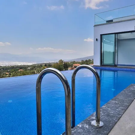 Uezuemlue 3 Bedroom Secluded With Private Pool Hot Tub *
