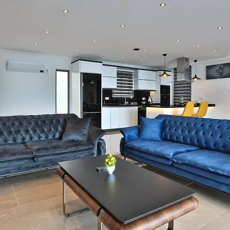 别墅 Uezuemlue 3 Bedroom Secluded With Private Pool Hot Tub *